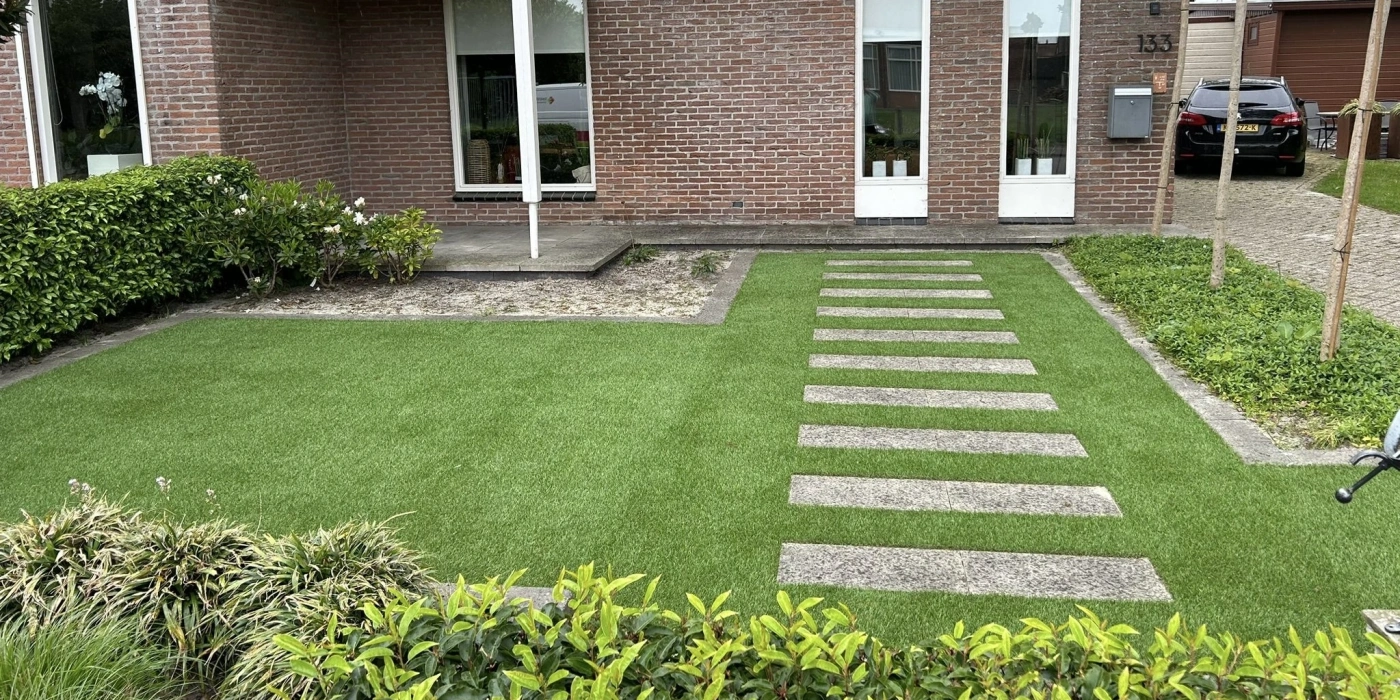Kunstgras tuin in Elim
